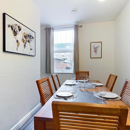Cheerful 3 Bedroom Home With Free Parking And Wifi Chester Exterior foto