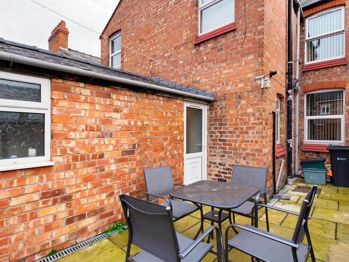 Cheerful 3 Bedroom Home With Free Parking And Wifi Chester Exterior foto